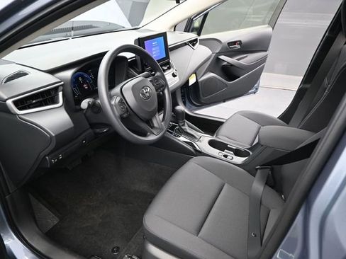 Used 2026 Toyota Corolla LE image 4