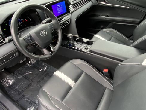 Certified 2025 Toyota Camry SE image 25