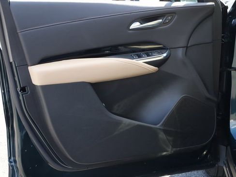 Used 2024 Cadillac XT4 Luxury w/ Cold Weather Package image 16