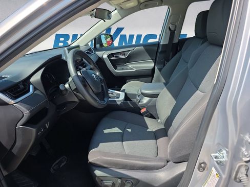 Used 2024 Toyota RAV4 XLE FWD image 9
