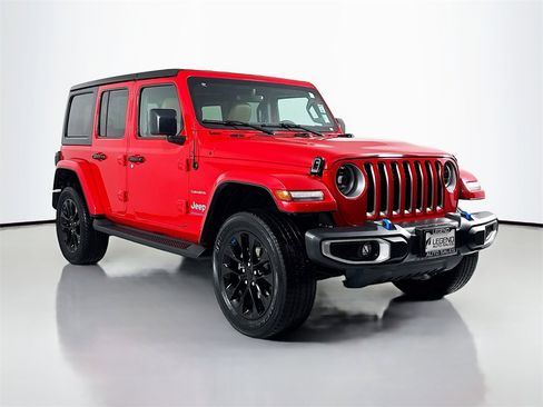 Used 2023 Jeep Wrangler Unlimited Sahara w/ Cold Weather Group image 3