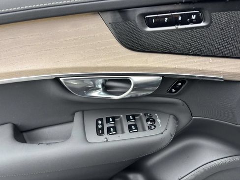 Used 2026 Volvo XC90 B6 Plus w/ Protection Package Premier AWD/4WD image 13