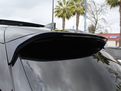 Used 2021 Land Rover Range Rover Velar R-Dynamic S image 18