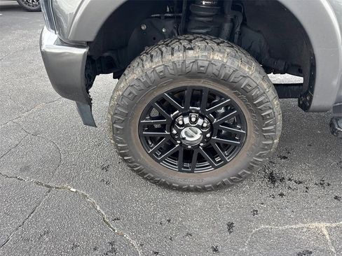 Used 2019 Ford F350 Lariat image 12