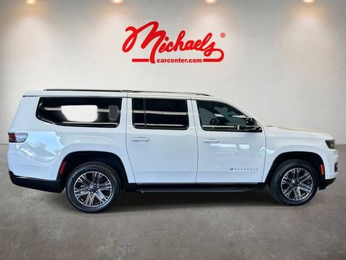 Used 2024 Jeep Wagoneer L Series II w/ Flexible Seating Group AWD/4WD image 2