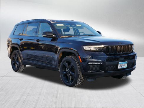 Used 2024 Jeep Grand Cherokee L Limited w/ Black Appearance Package image 2