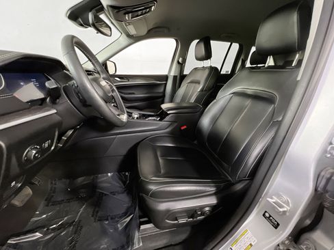 Used 2023 Jeep Grand Cherokee Limited w/ Black Appearance Package image 21