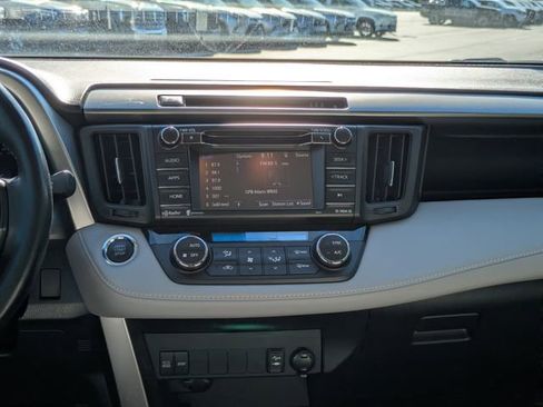 Used 2018 Toyota RAV4 XLE FWD image 19