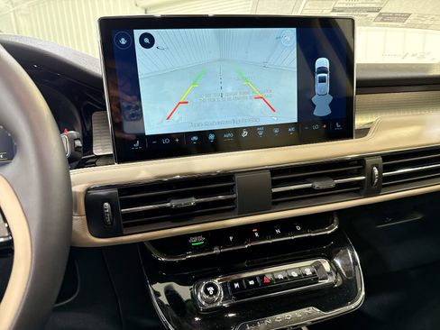 New 2026 Lincoln Corsair Premiere FWD image 18