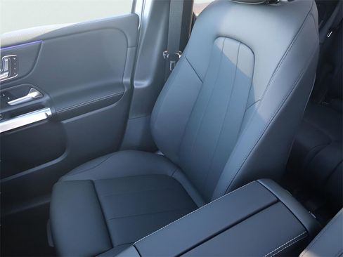 New 2026 Mercedes-Benz GLB 250 4MATIC image 35