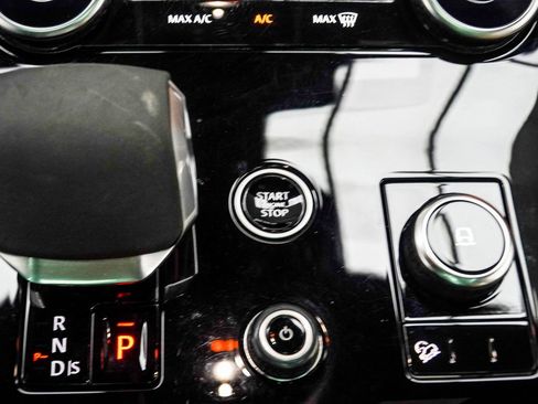 Used 2023 Land Rover Range Rover Sport SE image 21