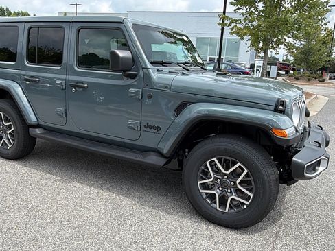 New 2026 Jeep Wrangler Unlimited Sahara AWD/4WD image 5