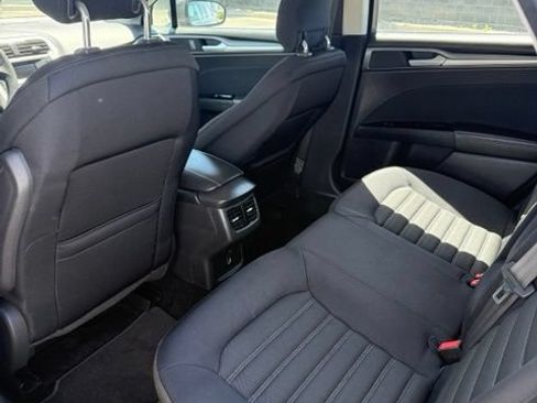 Used 2015 Ford Fusion SE FWD image 34