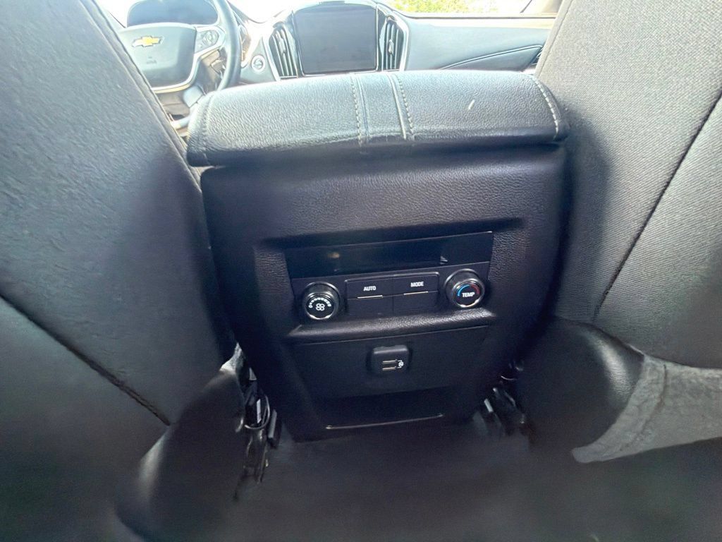 Certified 2023 Chevrolet Traverse LT AWD/4WD image 28