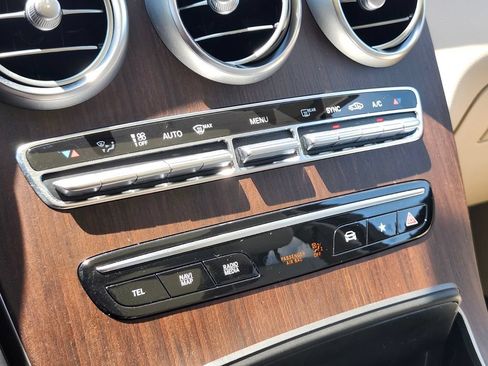 Certified 2022 Mercedes-Benz GLC 300 4MATIC image 23