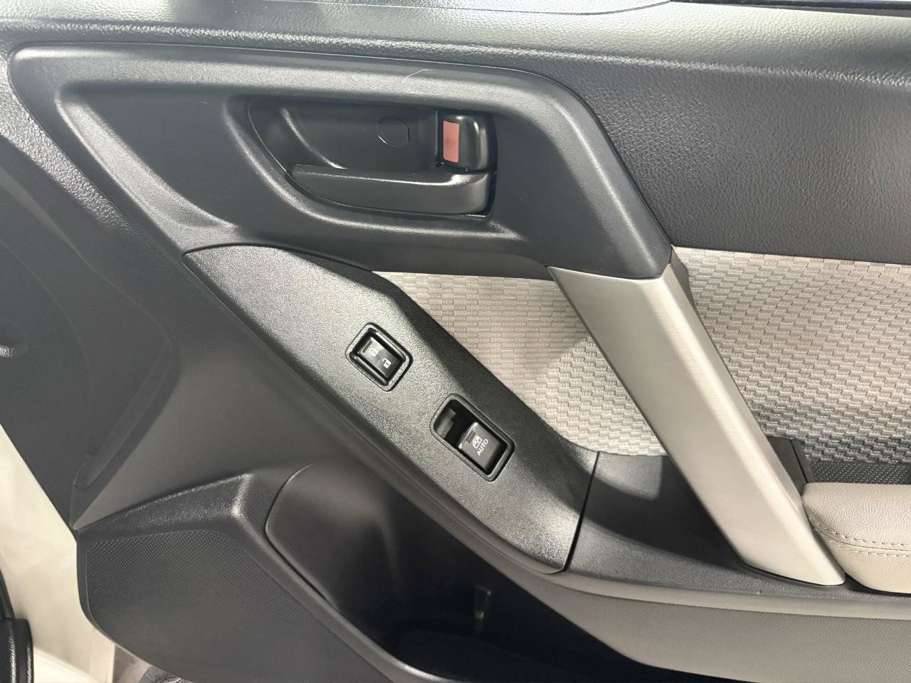 Used 2017 Subaru Forester 2.5i Premium AWD/4WD image 19