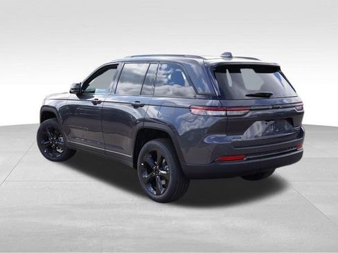 New 2025 Jeep Grand Cherokee Limited w/ Black Appearance Package image 5