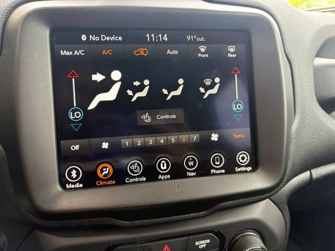 Used 2020 Jeep Renegade Altitude AWD/4WD image 28