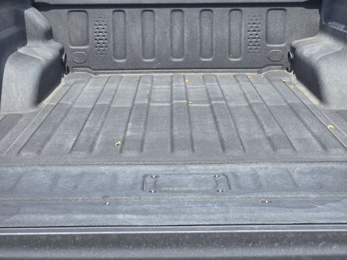 Used 2024 Jeep Gladiator Willys AWD/4WD image 13