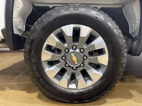 Used 2022 Chevrolet Silverado 2500 Custom w/ Custom Value Package AWD/4WD image 64