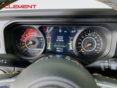 Used 2025 Jeep Wrangler Unlimited Sahara AWD/4WD image 18