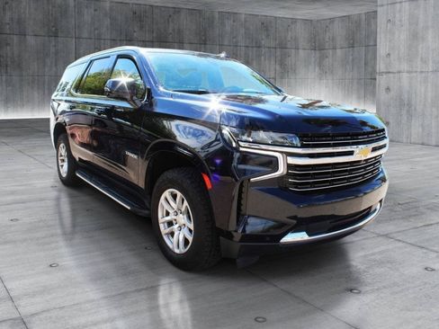 Used 2022 Chevrolet Tahoe LT w/ Luxury Package AWD/4WD image 11