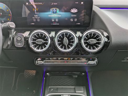 Used 2023 Mercedes-Benz GLA 250 4MATIC image 31