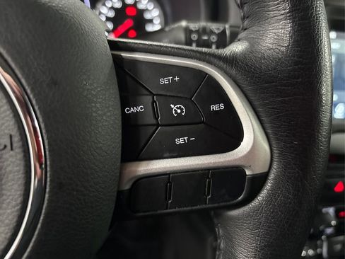 Used 2020 Jeep Renegade Latitude w/ Cold Weather Group image 27