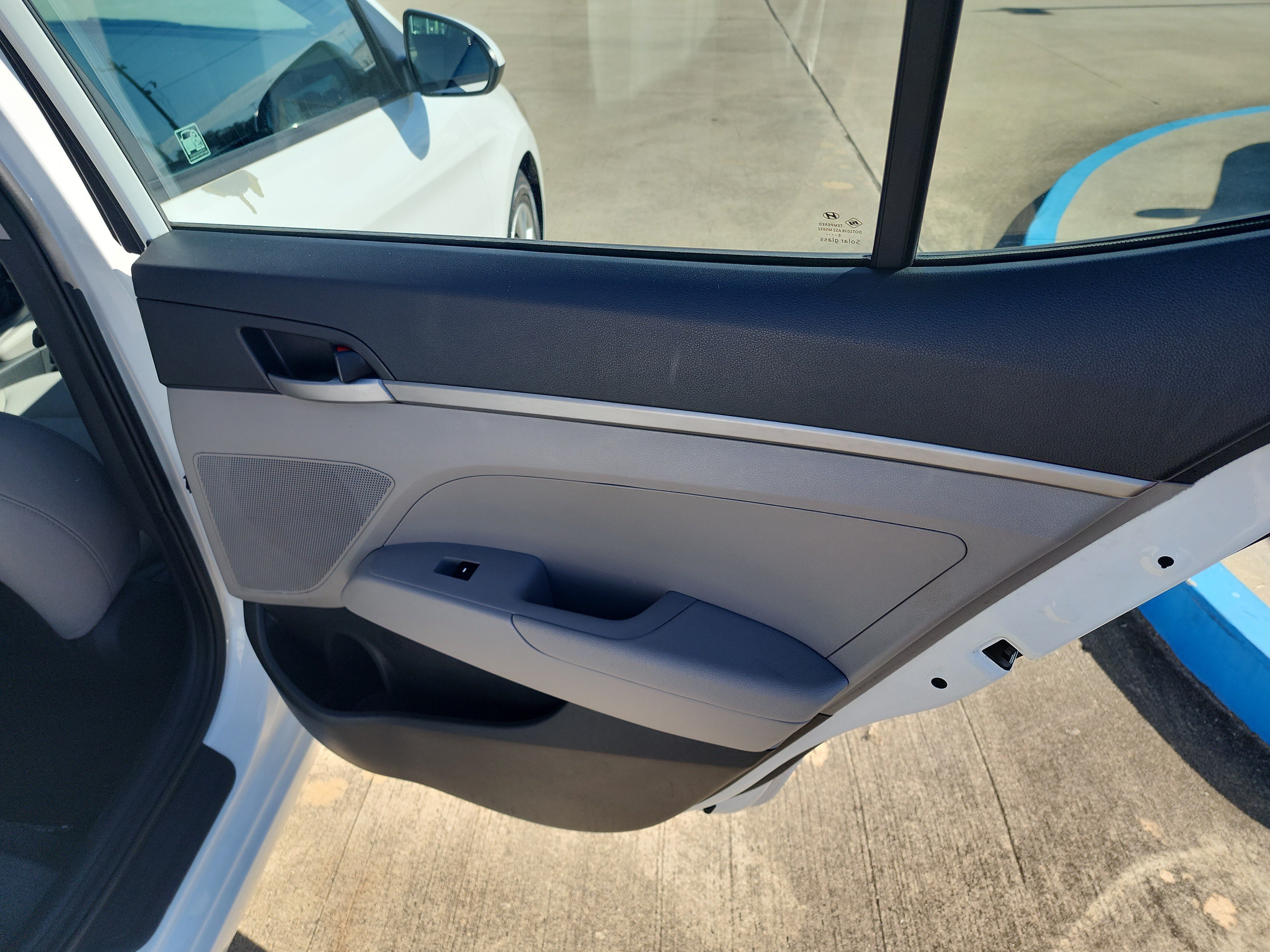 Used 2017 Hyundai Elantra SE FWD image 14
