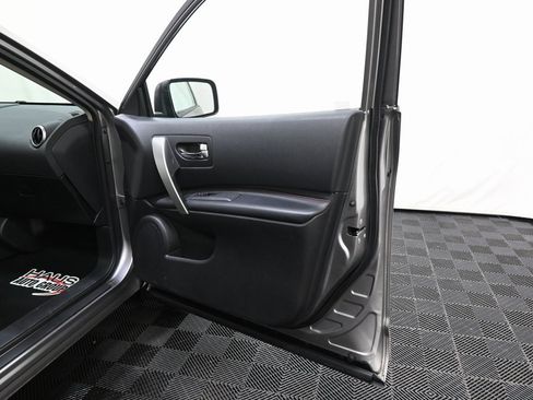 Used 2011 Nissan Rogue SV w/ SL Pkg image 25