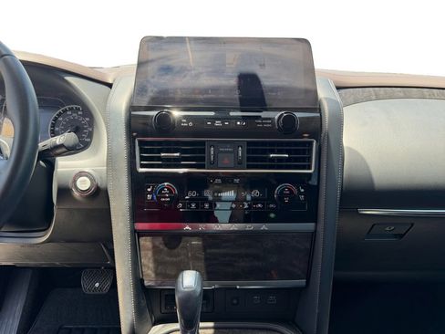 Used 2024 Nissan Armada Platinum w/ Captain's Chairs Package RWD image 12