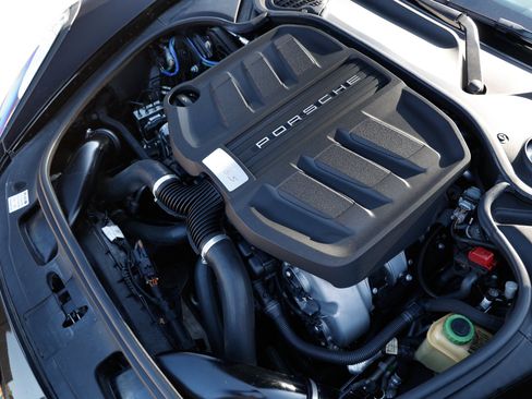 Used 2016 Porsche Panamera S image 56