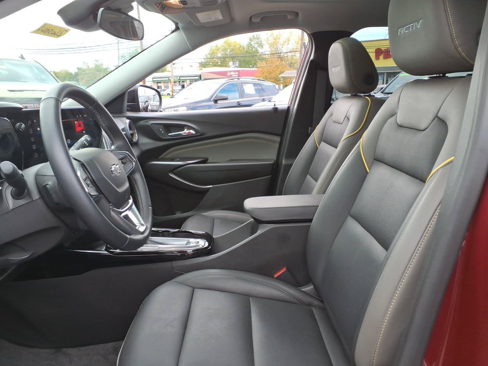 Used 2024 Chevrolet Trax ACTIV w/ Sunroof Package FWD image 24