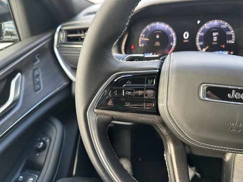 New 2025 Jeep Grand Cherokee Overland image 24
