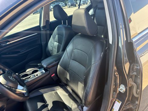 Used 2020 Nissan Altima 2.0 Platinum FWD image 14