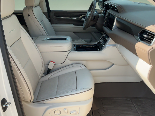 Used 2022 GMC Yukon Denali RWD image 24
