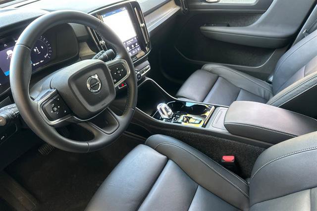 Certified 2026 Volvo XC40 B5 Plus AWD/4WD image 9