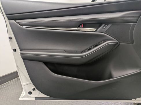 Used 2024 MAZDA MAZDA3 s image 8