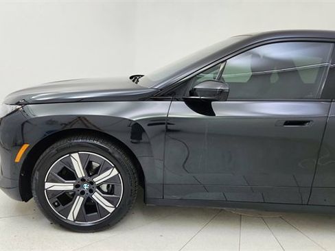 Used 2026 BMW iX xDrive45 image 9