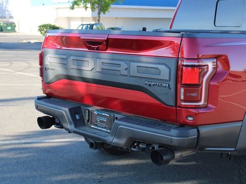 Used 2019 Ford F150 Raptor w/ Equipment Group 802A Luxury AWD/4WD image 12
