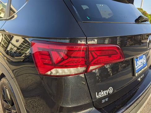 Certified 2022 Volkswagen Taos SE w/ Driver Assistance Package image 10