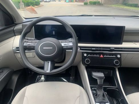 Certified 2025 Hyundai Tucson SEL AWD/4WD image 16