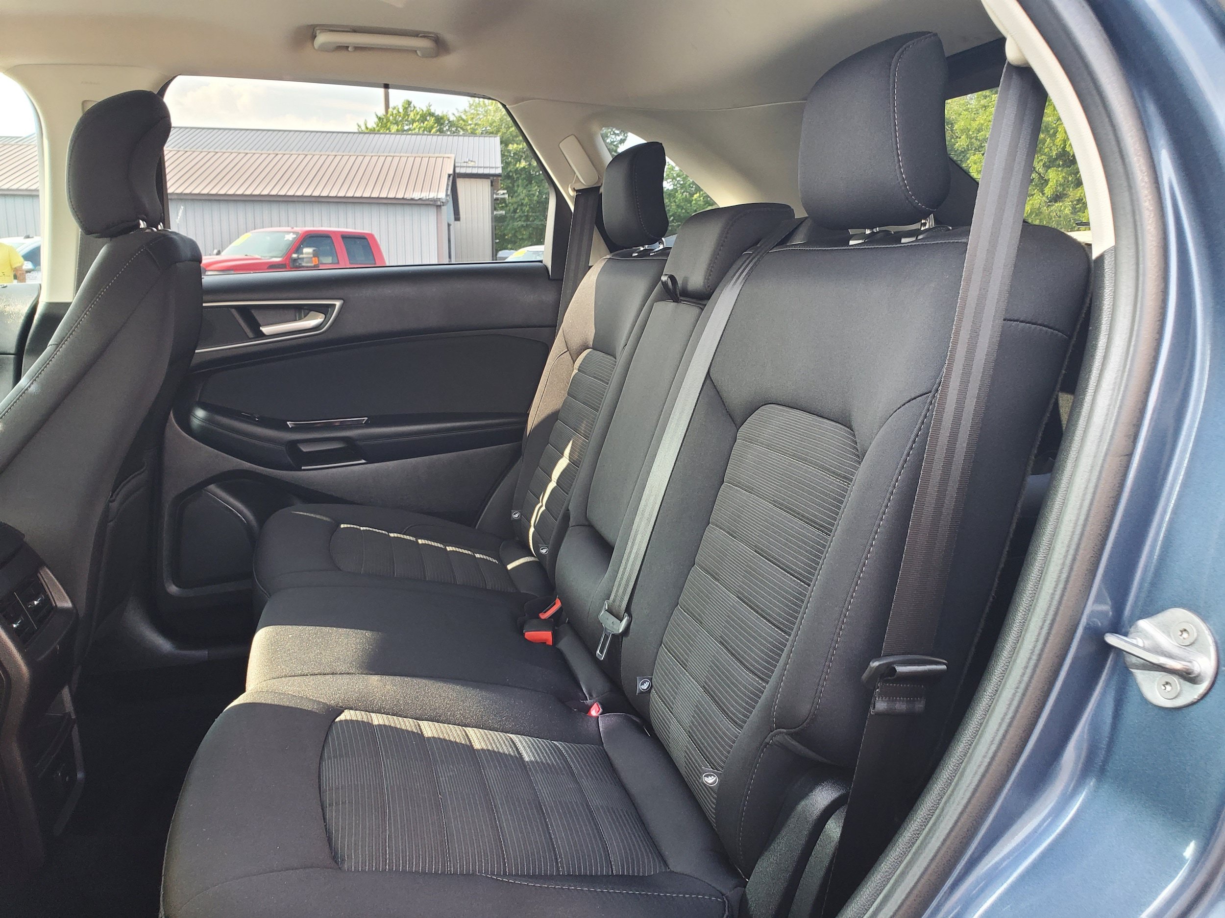 Used 2018 Ford Edge SEL FWD image 24