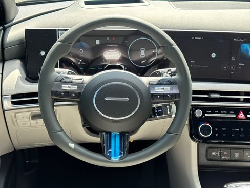 New 2025 Hyundai Tucson Limited image 16