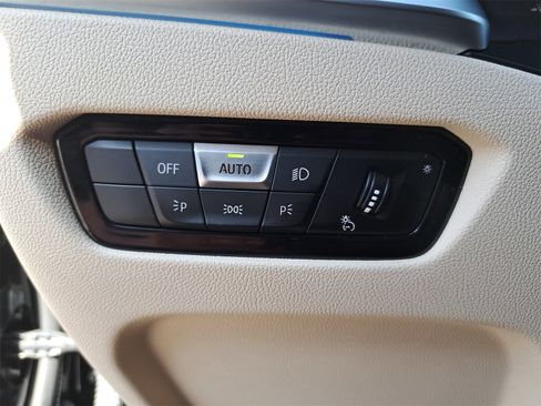 Used 2022 BMW 330e xDrive w/ Driving Assistance Package image 27