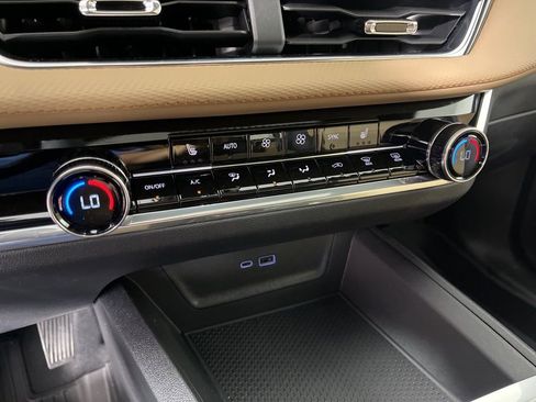 New 2026 Chevrolet Equinox ACTIV w/ Safety and Technology Package FWD image 32