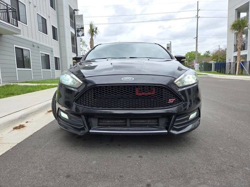 Used 2016 Ford Focus ST image 2