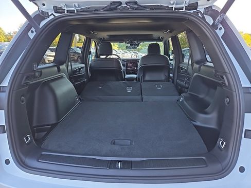 New 2025 Jeep Grand Cherokee Altitude image 88