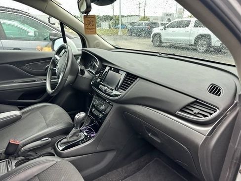 Certified 2022 Buick Encore Preferred w/ Safety Package FWD image 11