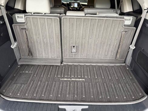 Used 2021 Toyota Highlander Limited AWD/4WD image 21